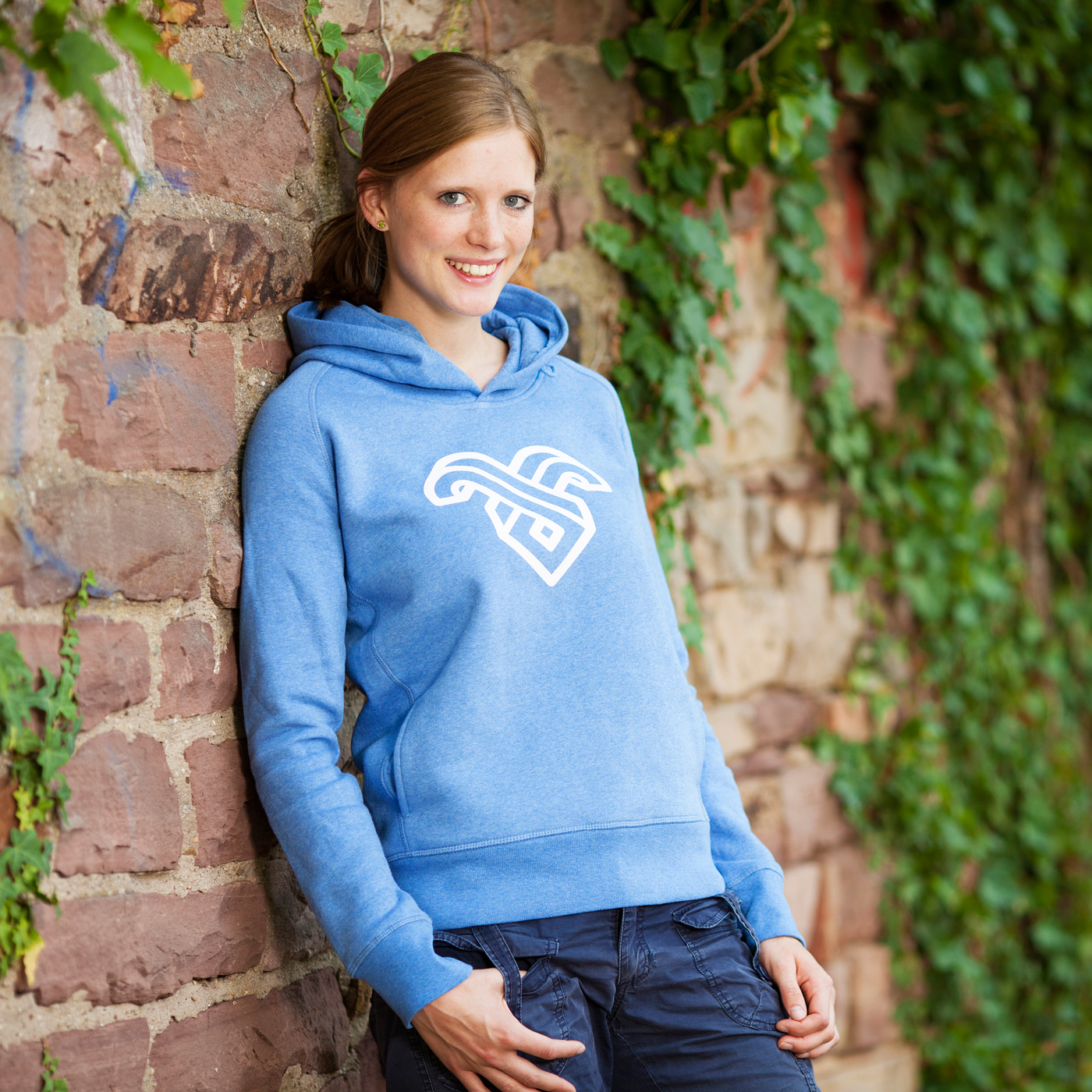 Hoodie-Logo-Frauen_quadrat_hp2